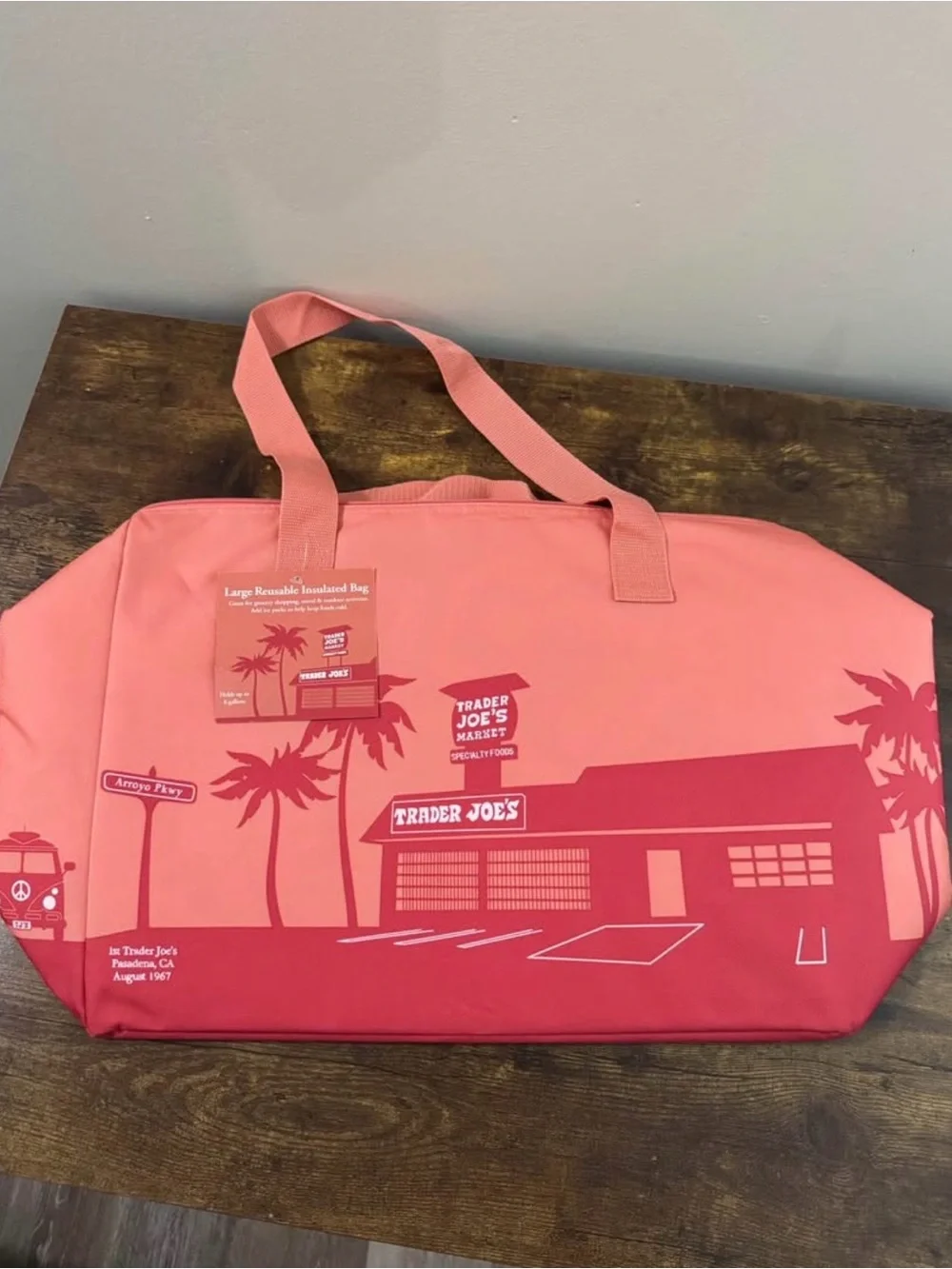 NEW TRADER JOES LARGE CORAL PEACH INSULATED TOTE BAG 8 GAL REUSABLE
